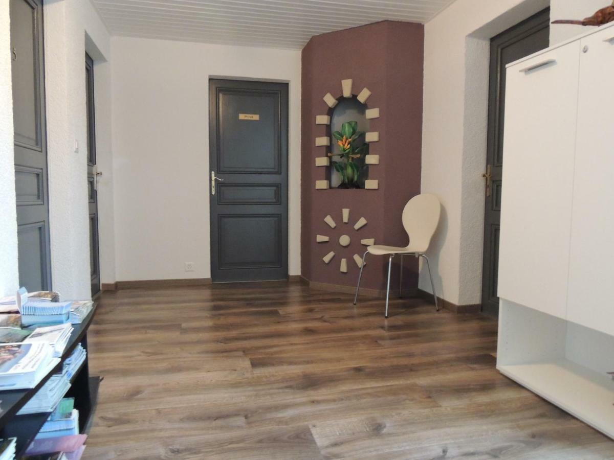 Hotel De La Gare Cousset Екстериор снимка
